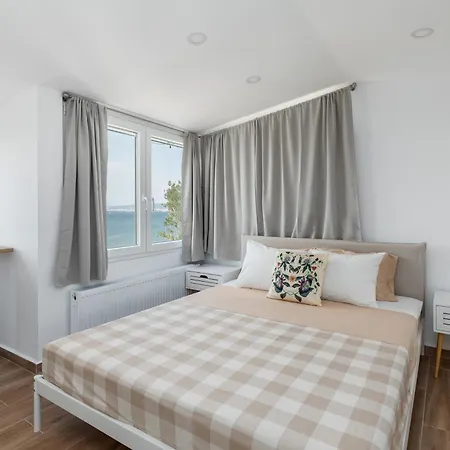 Malibu By Halu!, Seaside In Perea * Peraia (Thessaloniki)